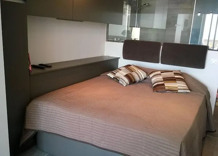 216, Héliopolis Ab Au Village Naturiste Apartamento *